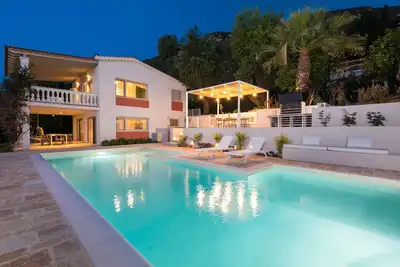Image de Villa Sol - private pool, stunning sea views, fast internet, sleeps 6+