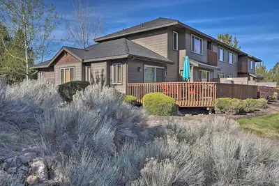 Image de Pet-Friendly Townhome w/ Hot Tub in Redmond!