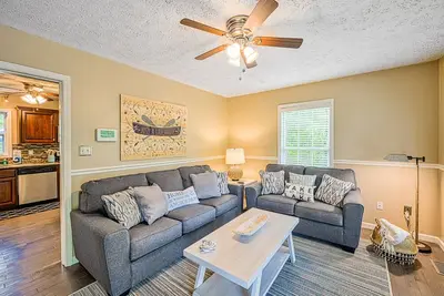 Image de Updated dog-friendly house with water access, firepit, WiFi, & boat slip launch