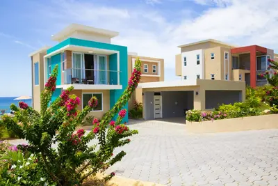 Image de New Luxury Oceanview Villa!