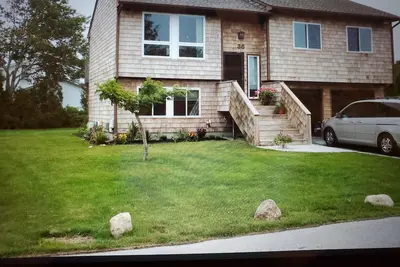 Image de Narragansett Beach House Walking Distance to Beach!