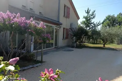Image de Gîte avec terrain arboré pour 4 à 6 personnes en sud Ardèche à Lablachère