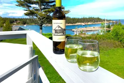 Image de Stylish ocean-view home on Acadia's Schoodic Loop