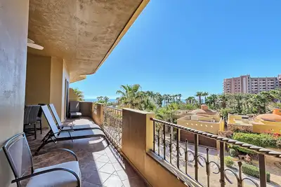 Image de Bella Sirena 2br/2ba 2nd Floor Ocean View- A205