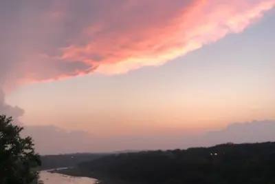 Image de Waterfront retreat and beautiful sunset views