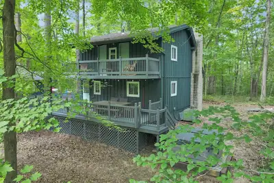 Image de Two Cabins in Hocking Hills! Lake, Hot tub, Horseshoes, Tetherball and More!
