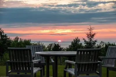 Image de Majestic Lake Michigan sunsets - hilltop retreat