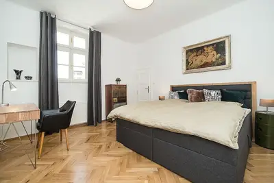 Image de Newly renovated 1-bed apartment at Charles Bridge