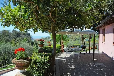 Image de Cottage à Bargecchia, A / C, Wi-Fi, terrasse, piscine partagée, calme, 6 Pers