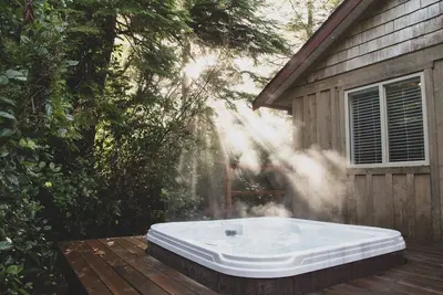 Image de N. Chesterman Beach I Hot Tub I Surf I Pets I Cozy