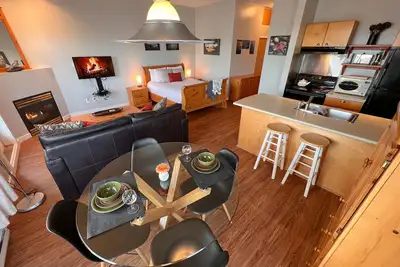 Image de Ocean View I Downtown I Fireplace I Pets I Beach
