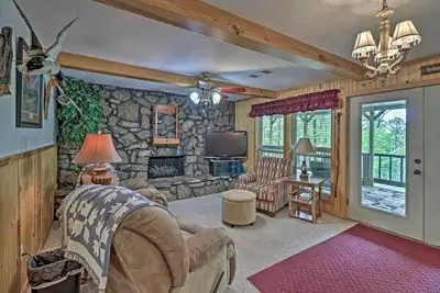 Image de Secluded Edgemont Getaway w/ Huge Outdoor Deck!