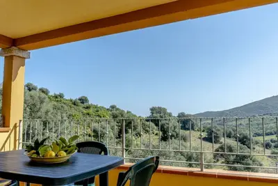 Image de Appartamento Dodi  | Deuxième étage, Chambre et vue sur la véranda!