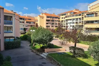 Image de T2 + piscine aux portes du vieux frejus et à 5 mn de la plage