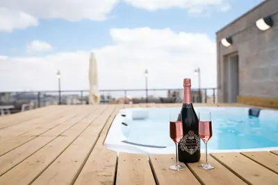 Image de ⚜ Even Israel Penthouse ⚜Jacuzzi⚜5 royal Masters⚜