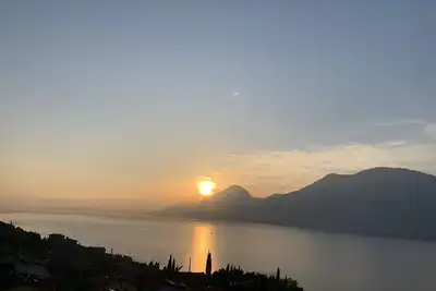 Image de Romantisches Rustico mit Traumhaftem Seeblick in Sehr Ruhiger Lage