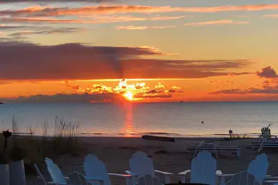 Image de Skytop Cottage Steps Away From Sandy Beach (Full Private Beach Access), New