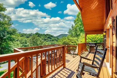 Image de Spring Is Coming! Close To Dollywood & Smoky Mountain National Park! Hot Tub!