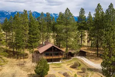 Image de Cabin on 5 acres w/Full Gym, Steam Rm, Hot Tub. Pet Friendly. Near Glacier N. P.