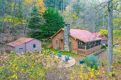 Image de True Log Cabin - High in mtns - Surrounded by trees and privacy - Best location!