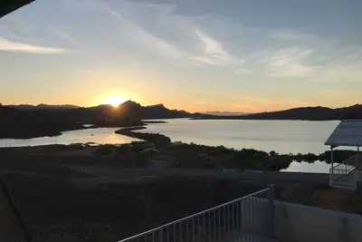 Image de 5 star view, comfortable interiors! Pets allowed, we have internet. .