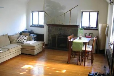 Image de Breathtaking, amazing 2 floors, large Tudor house