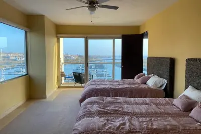 Image de Beautiful  Beach Front Condominium with the most amazing views of the ocean