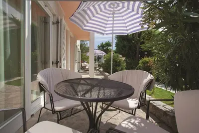 Image de Appartement d'une chambre avec la terrasse Baska, Krk (A-18771-c)