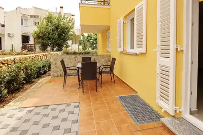 Image de Appartement d'une chambre avec la terrasse Baska, Krk (A-18780-b)