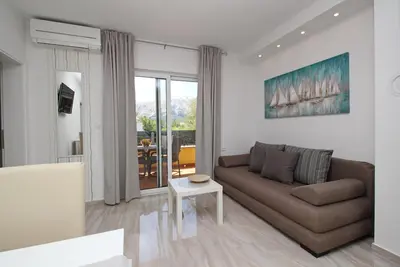 Image de Appartement de deux chambres avec le balcon Baska, Krk (A-18793-d)