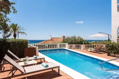 Image de Villa 4 chambres - Vue panoramique sur mer - Piscine chauffée