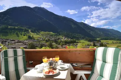 Image de Appartement de vacances \"Hahndl\" avec vue sur les montagnes, Wi-Fi, jardin et balcon