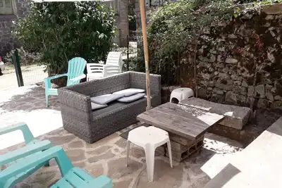 Image de Grande Maison en pierre de 8 chambres au coeur du village de Bastelica