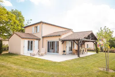 Image de Villa pour 10 personnes, lumineuse, moderne et confortable