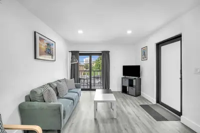 Image de West Brickell #4 - Stylish & Renovated 2/1 Gem