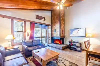Cozy Aspen Grove 2 bed 2 bath by RedAwning