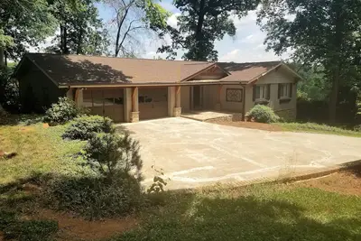 Image de 5 bedroom House in Rock Barn Golf & Spa