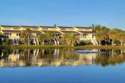 Image de Remodeled Hideaway- Golf Cart, Paddle Boards, Pool, Free Ferry