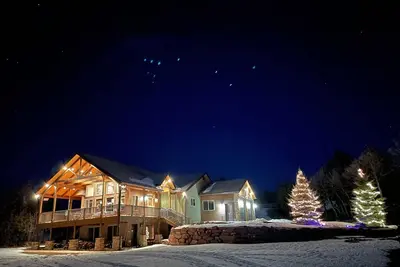Image de Royal Mountain Getaway - Cabin Sleeps 22!