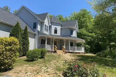 Image de Private 10 acres with Blue Ridge Mountain Views! Enjoy any season Right here!