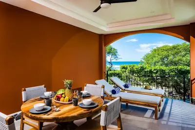 Image de Newly Renovated, Beachfront, 2 bedroom Condo on Exclusive Langosta Beach!