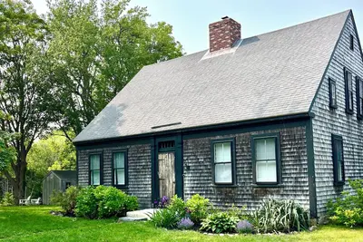 Charming Antique Cape Cod Home Less Than 1 Mile from Brewster Beaches