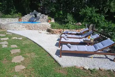 Image de Maison Mali dvori (81161-K1) - Krivodol