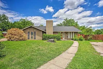 Image de Pet-Friendly Apt - 15 Miles to Downtown Dallas!