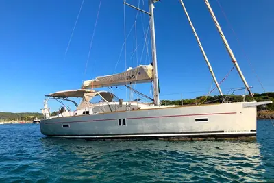 Image de Bateau Loué Pour une Sortie à la Journée ou Pour Plusieurs Jours Avec Couchage