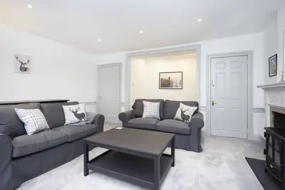 Image de Elegant New Town Flat near Princes Street