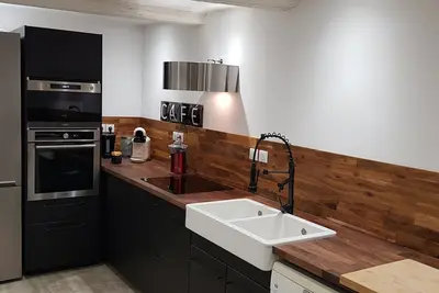 Image de Maison de village avec cour privée, en Provence. Toute équipée.