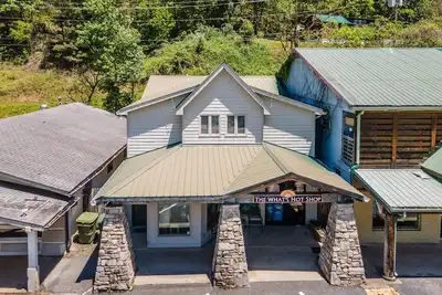 Image de Motorcycle Friendly - Walking Distance Cherokee Island Park - Easy access