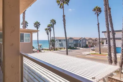 Image de Modern beach condo with beach access & incredible location