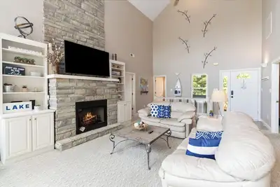 Image de Welcome to “Hillside Haven” – The Perfect Family and Friends Vacation Spot